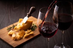 Gereifter Käse und Wein sind reich an Histamin Gereifter Käse und Wein sind reich an Histamin