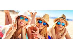 Sonnenbadende frauen