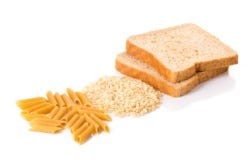 Kohlenhydrate: weißer Reis, weiße Nudeln und Weißbrot Kohlenhydrate: weißer Reis, weiße Nudeln und Weißbrot