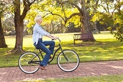 Radfahrende Frau Radfahrende Frau